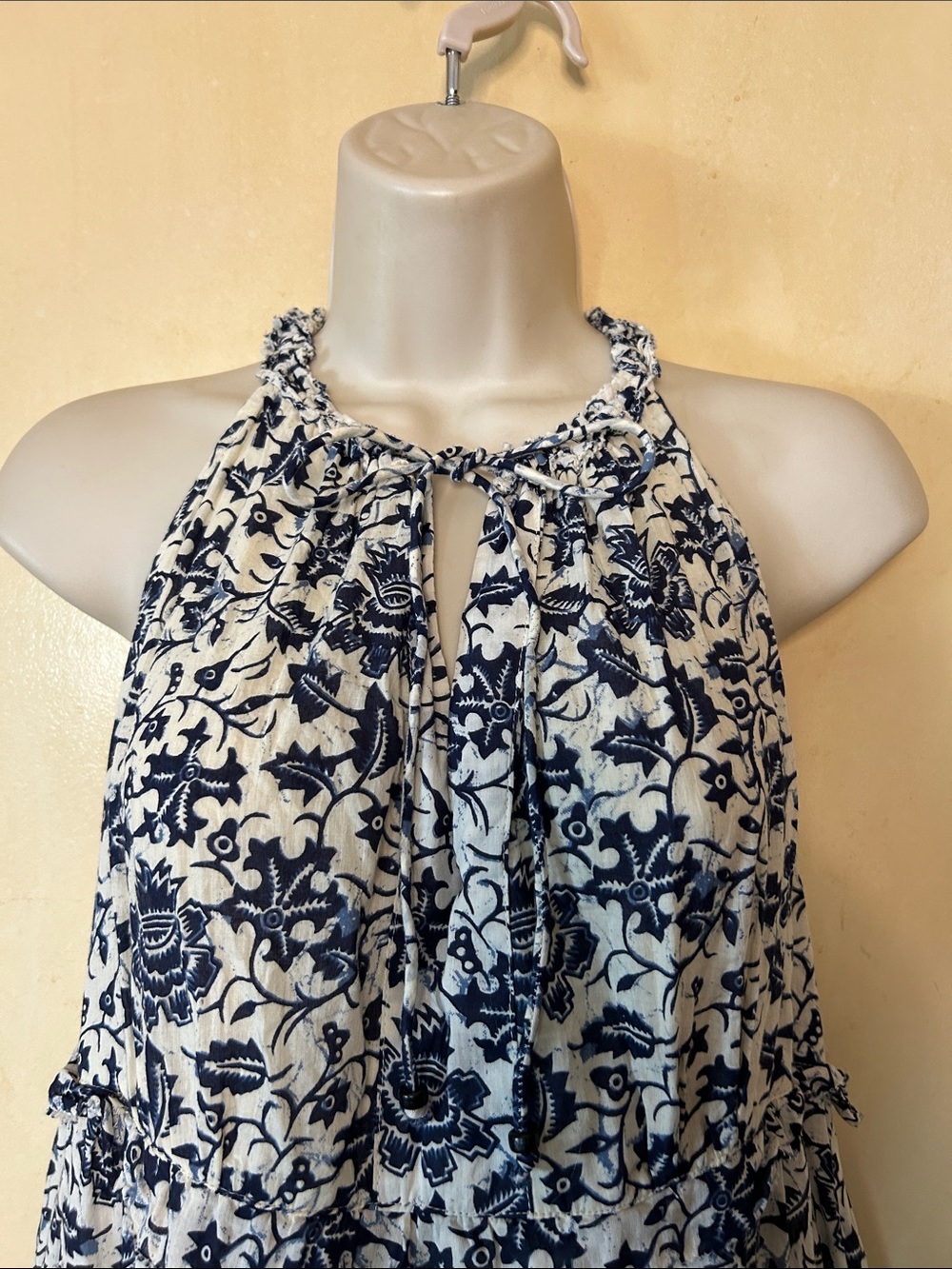 House of Harlow 1960 Navy and Cream Halter Floral Maxi Dress size XS - Picture 3 of 12